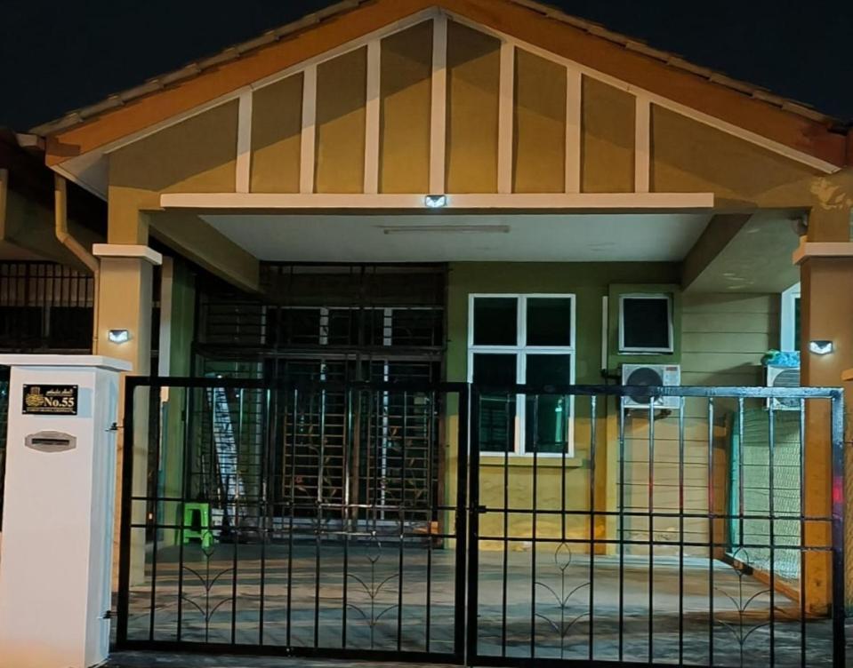 Irdina Homestay Formuslims - Чанглун Екстериор снимка